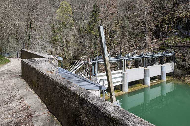 Barrage du bassin de retenue. © Jérôme Mongreville / Région Bourgogne-Franche-Comté, Inventaire du patrimoine - 2015 Barrage du bassin de retenue. © Jérôme Mongreville / Région Bourgogne-Franche-Comté, Inventaire du patrimoine - 2015