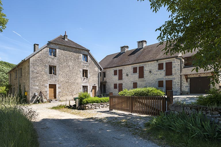 Logements d'ouvriers. Vue d'ensemble depuis le nord-ouest. © Jérôme Mongreville / Région Bourgogne-Franche-Comté, Inventaire du patrimoine - 2015 Logements d'ouvriers. Vue d'ensemble depuis le nord-ouest. © Jérôme Mongreville / Région Bourgogne-Franche-Comté, Inventaire du patrimoine - 2015