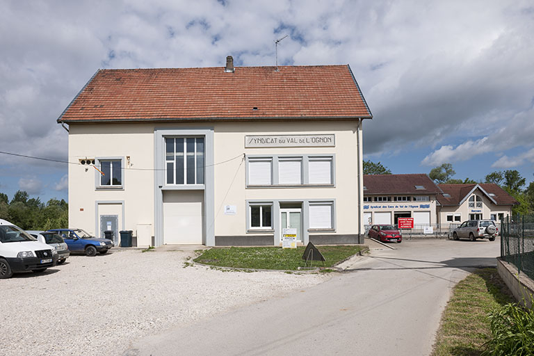 Vue d'ensemble depuis l'arrivée. © Jérôme Mongreville / Région Bourgogne-Franche-Comté, Inventaire du patrimoine - 2015 Vue d'ensemble depuis l'arrivée. © Jérôme Mongreville / Région Bourgogne-Franche-Comté, Inventaire du patrimoine - 2015