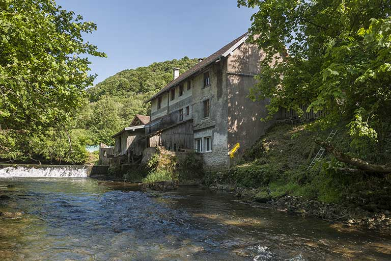 Vue d'ensemble depuis l'aval. © Jérôme Mongreville / Région Bourgogne-Franche-Comté, Inventaire du patrimoine - 2015