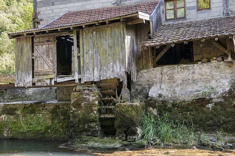 Façade nord. Le bâtiment d'eau.  © Jérôme Mongreville / Région Bourgogne-Franche-Comté, Inventaire du patrimoine - 2015