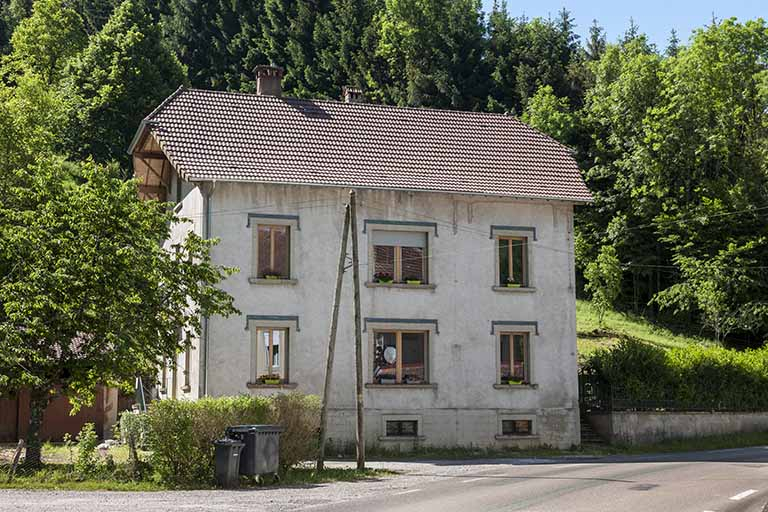 Logement. © Jérôme Mongreville / Région Bourgogne-Franche-Comté, Inventaire du patrimoine - 2015 Logement. © Jérôme Mongreville / Région Bourgogne-Franche-Comté, Inventaire du patrimoine - 2015