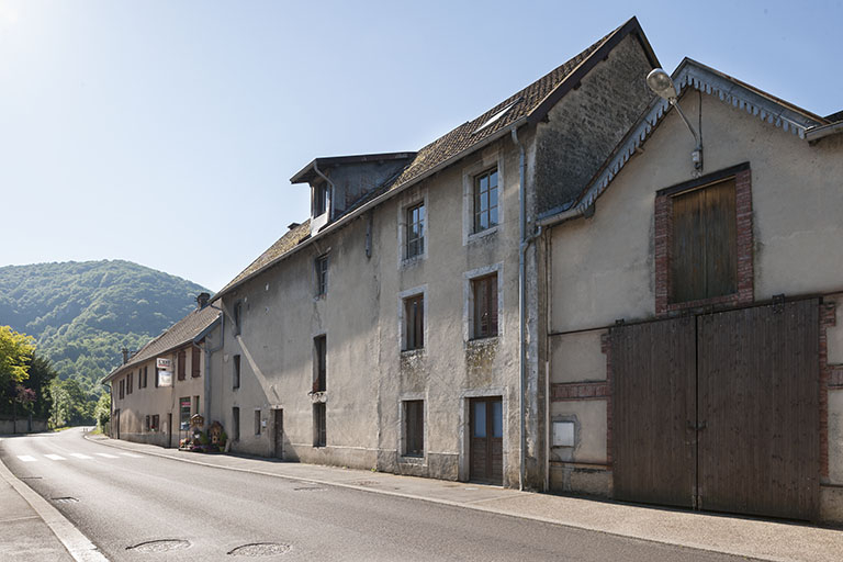 Vue de trois quarts droite. © Jérôme Mongreville / Région Bourgogne-Franche-Comté, Inventaire du patrimoine - 2015