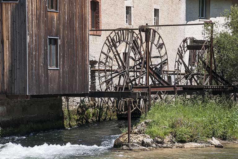 Roues hydrauliques depuis l'aval. © Jérôme Mongreville / Région Bourgogne-Franche-Comté, Inventaire du patrimoine - 2015