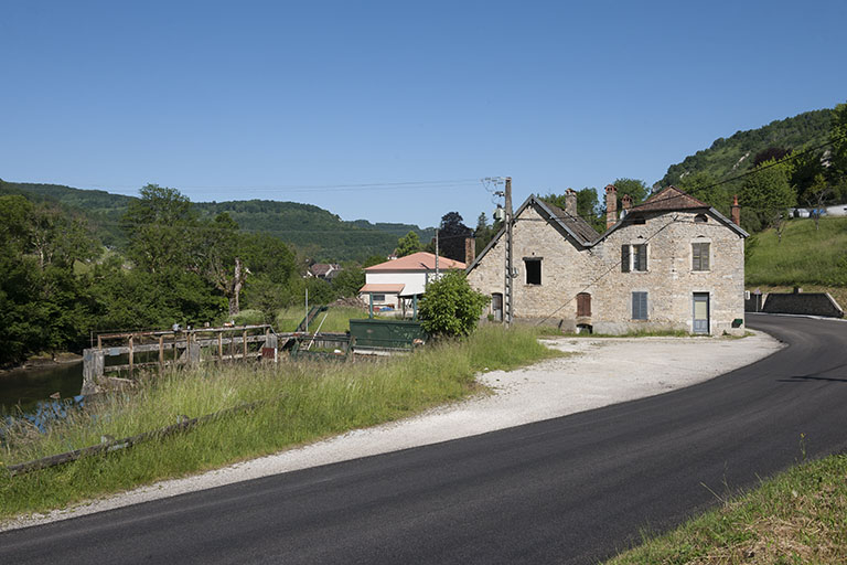 Vue d'ensemble depuis le sud. © Jérôme Mongreville / Région Bourgogne-Franche-Comté, Inventaire du patrimoine - 2015 Vue d'ensemble depuis le sud. © Jérôme Mongreville / Région Bourgogne-Franche-Comté, Inventaire du patrimoine - 2015