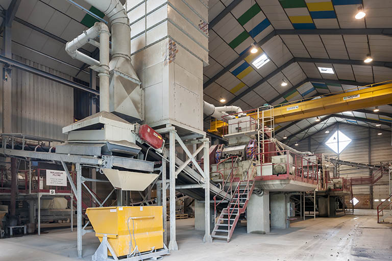 Atelier de préparation des terres. Vue d'ensemble (partie ouest). © Jérôme Mongreville / Région Bourgogne-Franche-Comté, Inventaire du patrimoine - 2015 Atelier de préparation des terres. Vue d'ensemble (partie ouest). © Jérôme Mongreville / Région Bourgogne-Franche-Comté, Inventaire du patrimoine - 2015