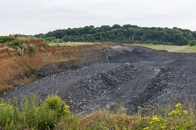 Carrière. Banc de marne noir. © Jérôme Mongreville / Région Bourgogne-Franche-Comté, Inventaire du patrimoine - 2015 Carrière. Banc de marne noir. © Jérôme Mongreville / Région Bourgogne-Franche-Comté, Inventaire du patrimoine - 2015