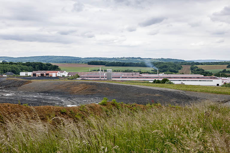 Vue d'ensemble depuis le sud-est. © Jérôme Mongreville / Région Bourgogne-Franche-Comté, Inventaire du patrimoine - 2015 Vue d'ensemble depuis le sud-est. © Jérôme Mongreville / Région Bourgogne-Franche-Comté, Inventaire du patrimoine - 2015