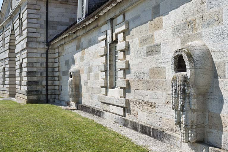 Logement des ouvriers (berniers) ouest. Détail de la façade. © Jérôme Mongreville / Région Bourgogne-Franche-Comté, Inventaire du patrimoine - 2015 Logement des ouvriers (berniers) ouest. Détail de la façade. © Jérôme Mongreville / Région Bourgogne-Franche-Comté, Inventaire du patrimoine - 2015