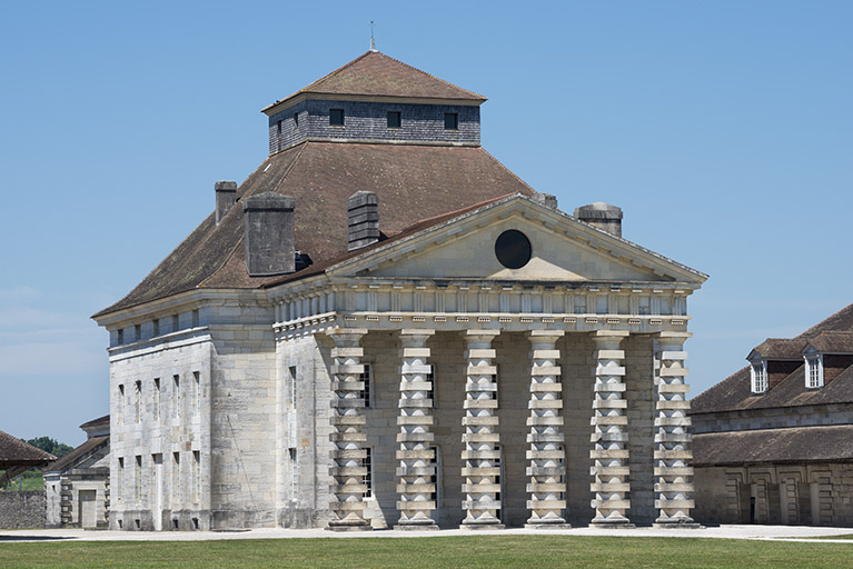 Maison du directeur. Vue rapprochée. © Jérôme Mongreville / Région Bourgogne-Franche-Comté, Inventaire du patrimoine - 2015 Maison du directeur. Vue rapprochée. © Jérôme Mongreville / Région Bourgogne-Franche-Comté, Inventaire du patrimoine - 2015