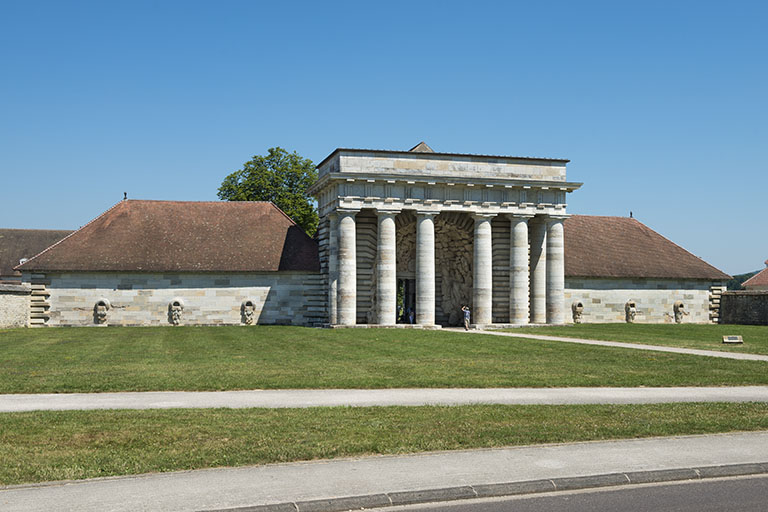 Bâtiment d'entrée, depuis le sud. © Jérôme Mongreville / Région Bourgogne-Franche-Comté, Inventaire du patrimoine - 2015 Bâtiment d'entrée, depuis le sud. © Jérôme Mongreville / Région Bourgogne-Franche-Comté, Inventaire du patrimoine - 2015