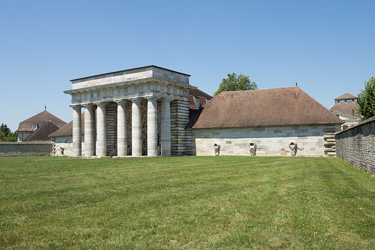 Bâtiment d'entrée. Vue de trois quarts droite. © Jérôme Mongreville / Région Bourgogne-Franche-Comté, Inventaire du patrimoine - 2015 Bâtiment d'entrée. Vue de trois quarts droite. © Jérôme Mongreville / Région Bourgogne-Franche-Comté, Inventaire du patrimoine - 2015