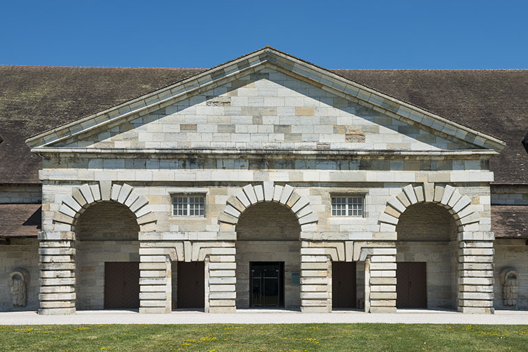 Berne est. Détail du portique. © Jérôme Mongreville / Bibliothèque municipale, Besançon - 2015 Berne est. Détail du portique. © Jérôme Mongreville / Bibliothèque municipale, Besançon - 2015