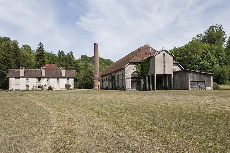 Vue rapprochée depuis l'ouest. © Jérôme Mongreville / Région Bourgogne-Franche-Comté, Inventaire du patrimoine - 2015 Vue rapprochée depuis l'ouest. © Jérôme Mongreville / Région Bourgogne-Franche-Comté, Inventaire du patrimoine - 2015