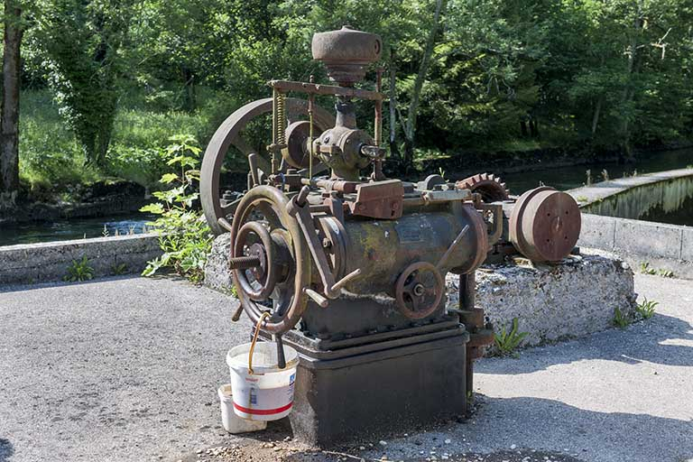 Régulateur Goulut-Borne. © Jérôme Mongreville / Région Bourgogne-Franche-Comté, Inventaire du patrimoine - 2015 Régulateur Goulut-Borne. © Jérôme Mongreville / Région Bourgogne-Franche-Comté, Inventaire du patrimoine - 2015