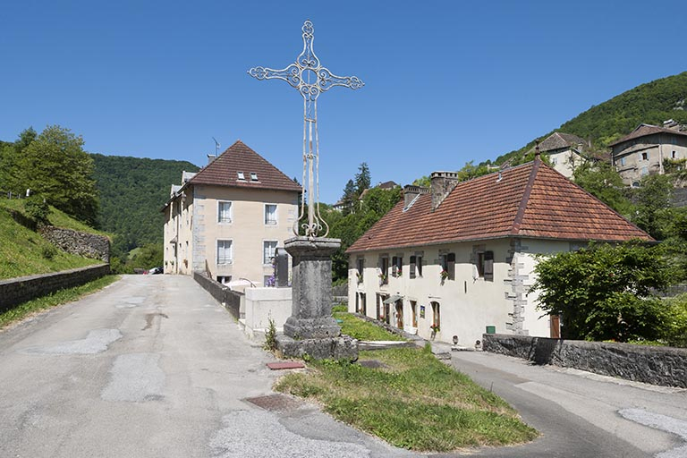 Logements d'ouvriers vus depuis l'est. © Jérôme Mongreville / Région Bourgogne-Franche-Comté, Inventaire du patrimoine - 2015 Logements d'ouvriers vus depuis l'est. © Jérôme Mongreville / Région Bourgogne-Franche-Comté, Inventaire du patrimoine - 2015