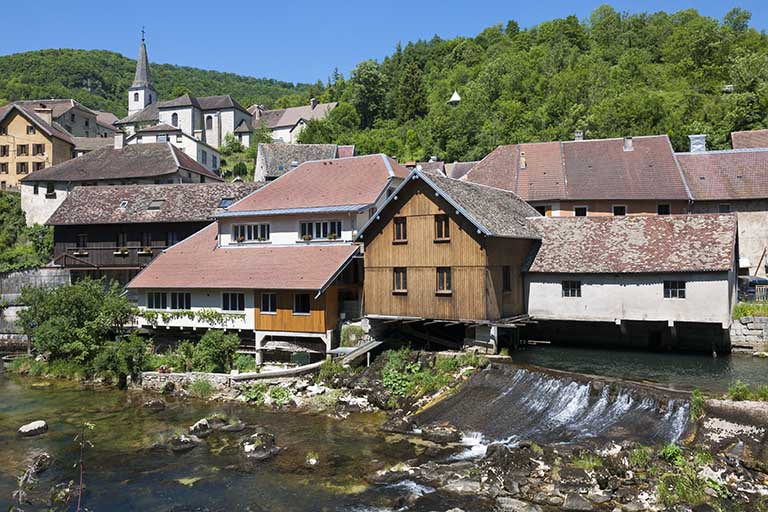 Vue rapprochée, depuis le sud-est. © Jérôme Mongreville / Région Bourgogne-Franche-Comté, Inventaire du patrimoine - 2015
