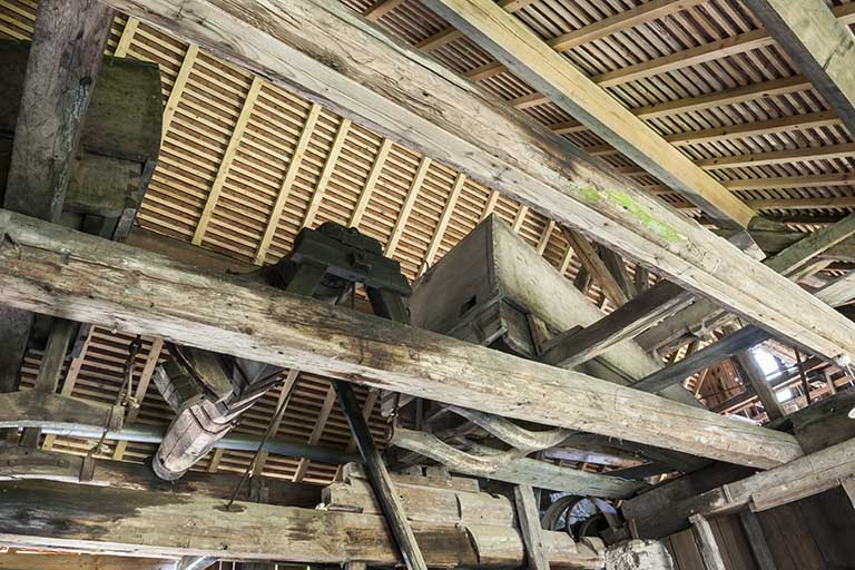 Pièce de la machine soufflante. Mécanisme de transmission et caisson sud. © Jérôme Mongreville / Région Bourgogne-Franche-Comté, Inventaire du patrimoine - 2015