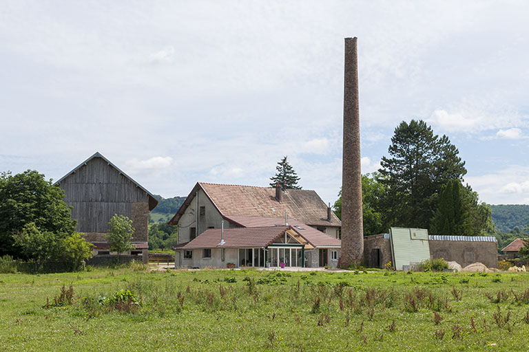 Vue d'ensemble depuis le nord-ouest. © Jérôme Mongreville / Région Bourgogne-Franche-Comté, Inventaire du patrimoine - 2015