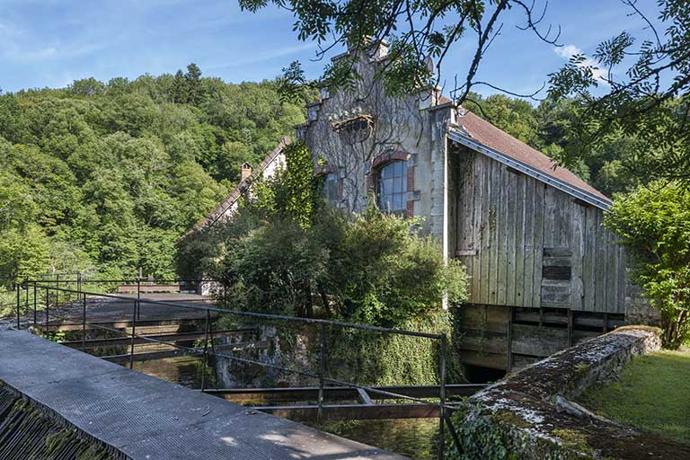 Prise d'eau, centrale hydroélectrique et bâtiment d'eau. © Jérôme Mongreville / Région Bourgogne-Franche-Comté, Inventaire du patrimoine - 2015