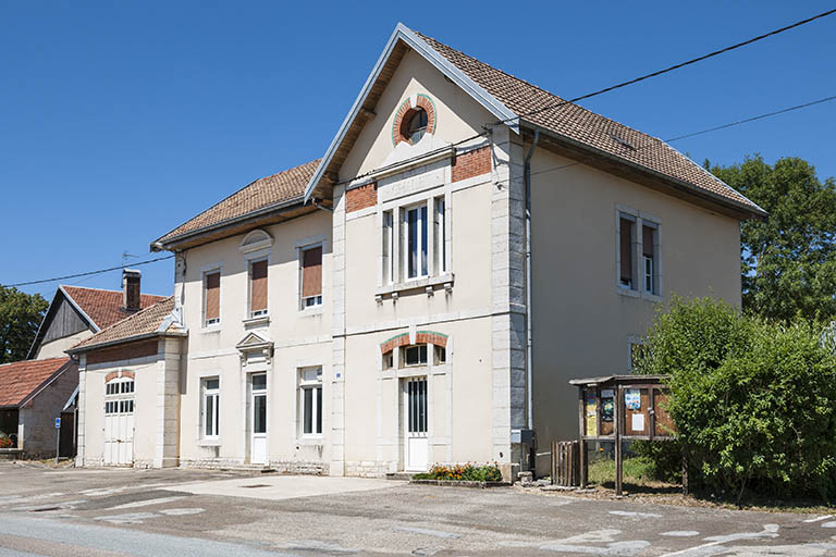 Vue de trois quarts droite. © Jérôme Mongreville / Région Bourgogne-Franche-Comté, Inventaire du patrimoine - 2015
