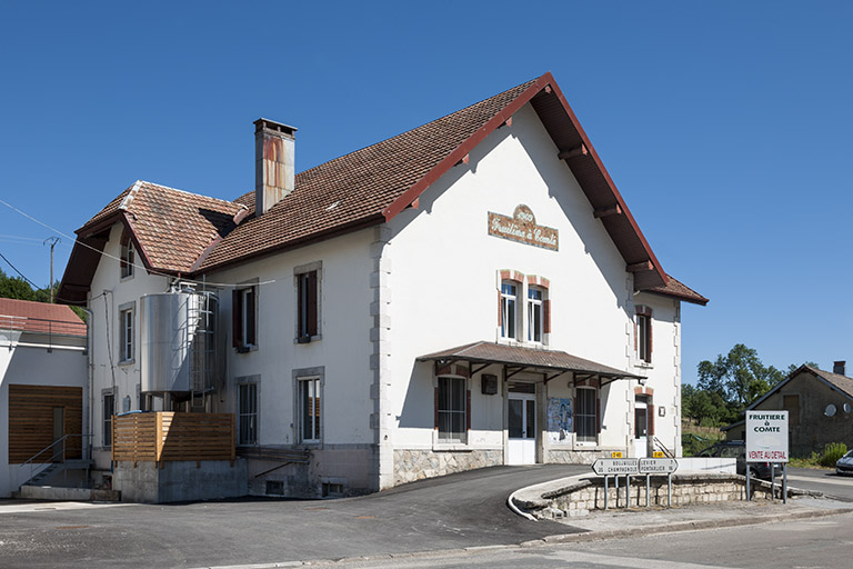 Vue de trois quarts gauche. © Jérôme Mongreville / Région Bourgogne-Franche-Comté, Inventaire du patrimoine - 2015