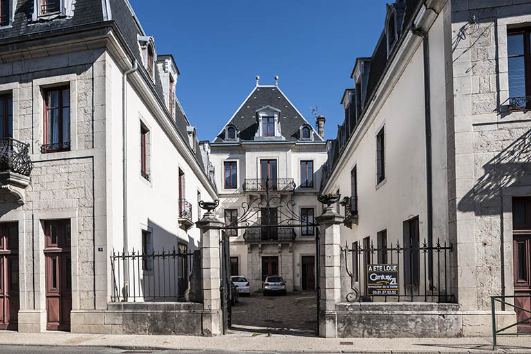 Logement patronal et ses communs. Vue de face. © Jérôme Mongreville / Région Bourgogne-Franche-Comté, Inventaire du patrimoine - 2015