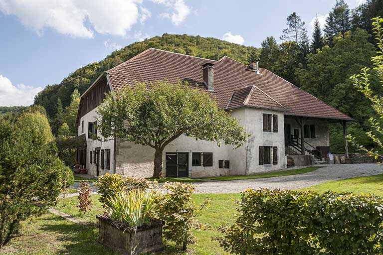 Vue d'ensemble depuis l'ouest. © Jérôme Mongreville / Région Bourgogne-Franche-Comté, Inventaire du patrimoine - 2015