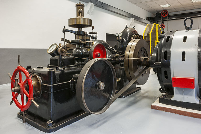 Régulateur SACM et son alternateur. © Jérôme Mongreville / Région Bourgogne-Franche-Comté, Inventaire du patrimoine - 2015 Régulateur SACM et son alternateur. © Jérôme Mongreville / Région Bourgogne-Franche-Comté, Inventaire du patrimoine - 2015