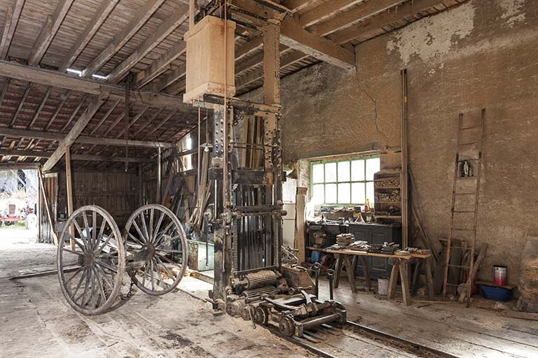 Vue intérieure de l'atelier de scierie. © Jérôme Mongreville / Région Bourgogne-Franche-Comté, Inventaire du patrimoine - 2015