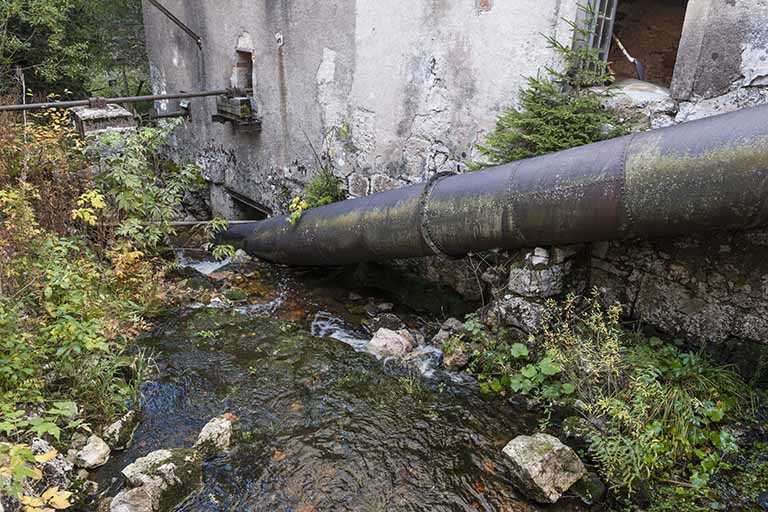 Conduite forcée de la turbine. © Jérôme Mongreville / Région Bourgogne-Franche-Comté, Inventaire du patrimoine - 2015