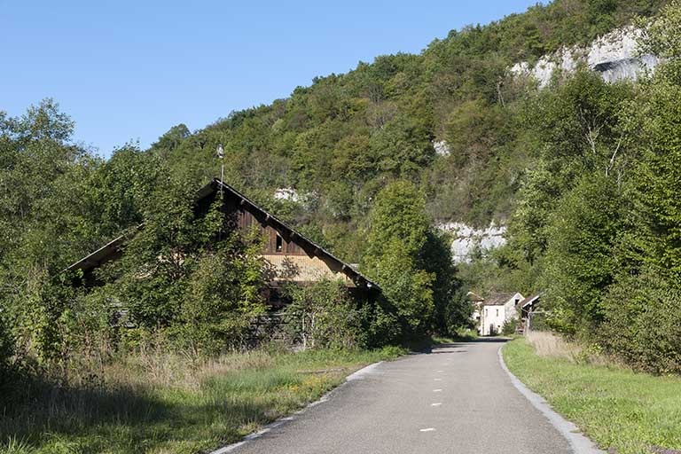 Vue d'ensemble depuis l'ouest. © Jérôme Mongreville / Région Bourgogne-Franche-Comté, Inventaire du patrimoine - 2015