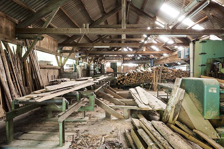 Vue intérieure de l'atelier de scierie. © Jérôme Mongreville / Région Bourgogne-Franche-Comté, Inventaire du patrimoine - 2015