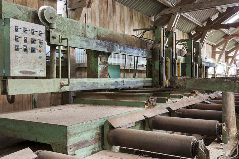 Détail du convoyeur de la scie à ruban. © Jérôme Mongreville / Région Bourgogne-Franche-Comté, Inventaire du patrimoine - 2015