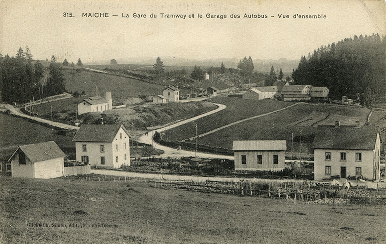 815. Maîche - La gare du tramway et le garage des autobus - Vue d'ensemble, 1er quart 20e siècle (entre 1905 et 1911). © Laurent Poupard / Région Bourgogne-Franche-Comté, Inventaire du patrimoine - 2015