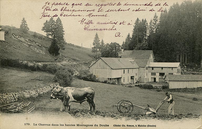 179. La charrue dans les hautes montagnes du Doubs [moulin et scierie Servois avant l'incendie de 1911], limite 19e siècle 20e siècle (avant 1904). © Laurent Poupard / Région Bourgogne-Franche-Comté, Inventaire du patrimoine - 2015