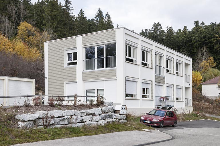 Façades antérieure et latérale gauche, après la transformation en immeuble. © Jérôme Mongreville / Région Bourgogne-Franche-Comté, Inventaire du patrimoine - 2015