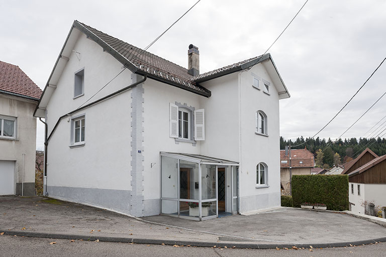 Façades antérieure et latérale gauche. © Jérôme Mongreville / Région Bourgogne-Franche-Comté, Inventaire du patrimoine - 2015