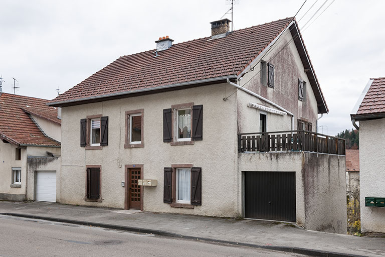 Façades antérieure et latérale droite. © Jérôme Mongreville / Région Bourgogne-Franche-Comté, Inventaire du patrimoine - 2015