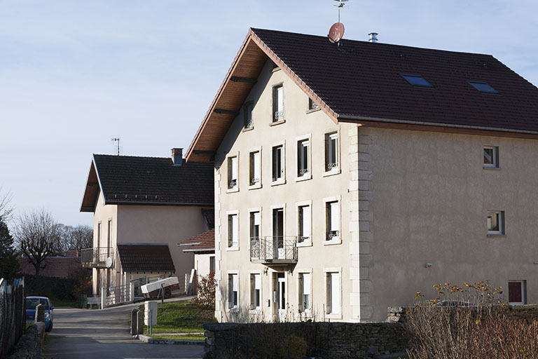Vue d'ensemble, depuis la rue Sainte-Anne. © Jérôme Mongreville / Région Bourgogne-Franche-Comté, Inventaire du patrimoine - 2015 Vue d'ensemble, depuis la rue Sainte-Anne. © Jérôme Mongreville / Région Bourgogne-Franche-Comté, Inventaire du patrimoine - 2015