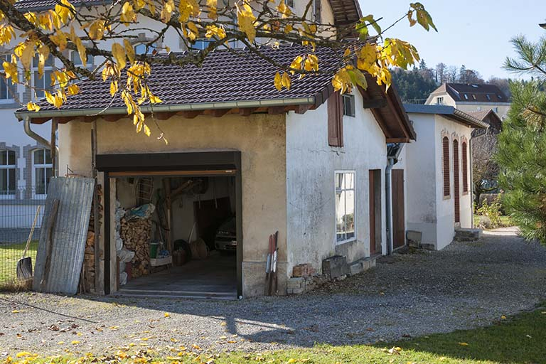 Garage et dépendance. © Jérôme Mongreville / Région Bourgogne-Franche-Comté, Inventaire du patrimoine - 2015 Garage et dépendance. © Jérôme Mongreville / Région Bourgogne-Franche-Comté, Inventaire du patrimoine - 2015