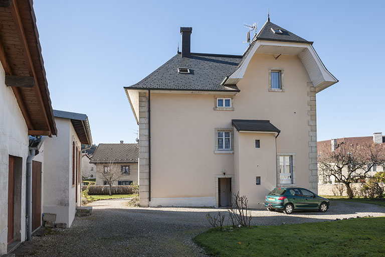 Logement patronal : façade postérieure. © Jérôme Mongreville / Région Bourgogne-Franche-Comté, Inventaire du patrimoine - 2015 Logement patronal : façade postérieure. © Jérôme Mongreville / Région Bourgogne-Franche-Comté, Inventaire du patrimoine - 2015