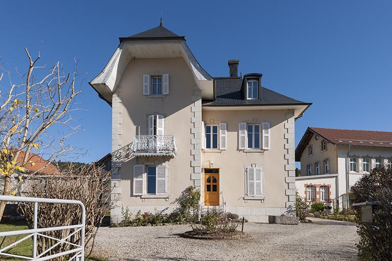 Logement patronal et atelier d'origine, depuis la rue Sainte-Anne. © Jérôme Mongreville / Région Bourgogne-Franche-Comté, Inventaire du patrimoine - 2015 Logement patronal et atelier d'origine, depuis la rue Sainte-Anne. © Jérôme Mongreville / Région Bourgogne-Franche-Comté, Inventaire du patrimoine - 2015