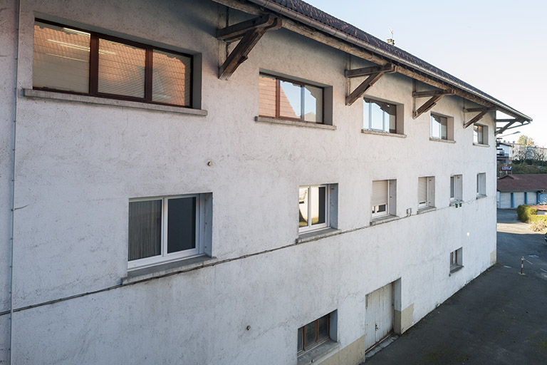 Atelier de fabrication : façade postérieure, de trois quarts gauche. © Jérôme Mongreville / Région Bourgogne-Franche-Comté, Inventaire du patrimoine - 2015