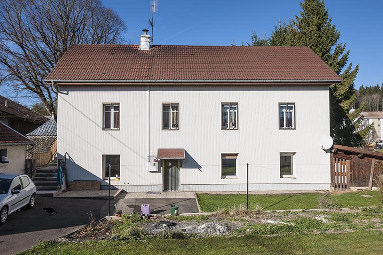 Atelier de fabrication (au n° 6) : façade antérieure. © Jérôme Mongreville / Région Bourgogne-Franche-Comté, Inventaire du patrimoine - 2015
