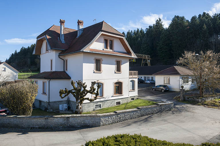 Site du logement patronal, vu depuis la Villa Mascotte. © Jérôme Mongreville / Région Bourgogne-Franche-Comté, Inventaire du patrimoine - 2015