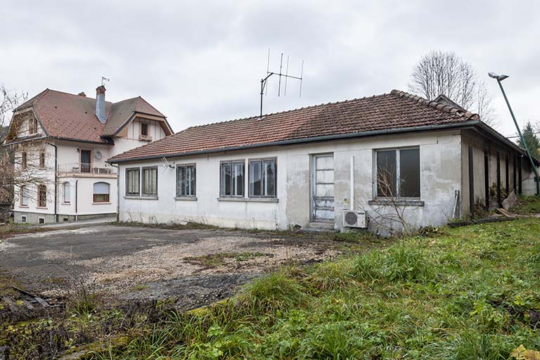 Site du logement patronal :logement patronal et bureau, vu du sud-ouest. © Jérôme Mongreville / Région Bourgogne-Franche-Comté, Inventaire du patrimoine - 2015