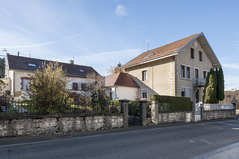Maison au n° 14 et atelier de fabrication. © Jérôme Mongreville / Région Bourgogne-Franche-Comté, Inventaire du patrimoine - 2015