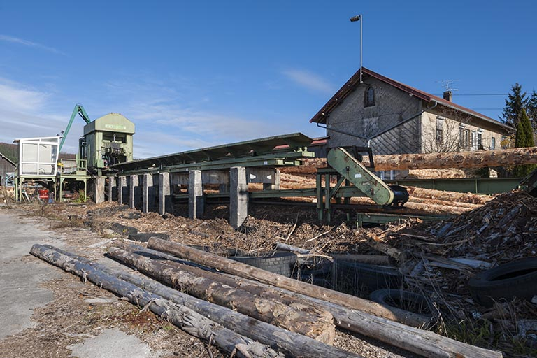 Poste d'écorçage et bureaux. © Jérôme Mongreville / Région Bourgogne-Franche-Comté, Inventaire du patrimoine - 2015