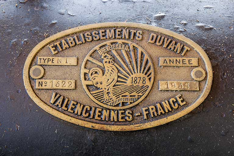 Plaque de constructeur. © Jérôme Mongreville / Région Bourgogne-Franche-Comté, Inventaire du patrimoine - 2015